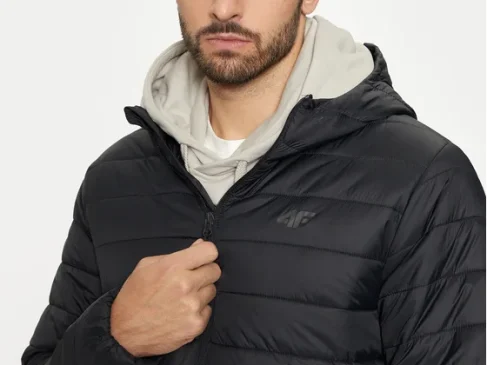 Kispo 4F Homem Preto c/ Carapuço